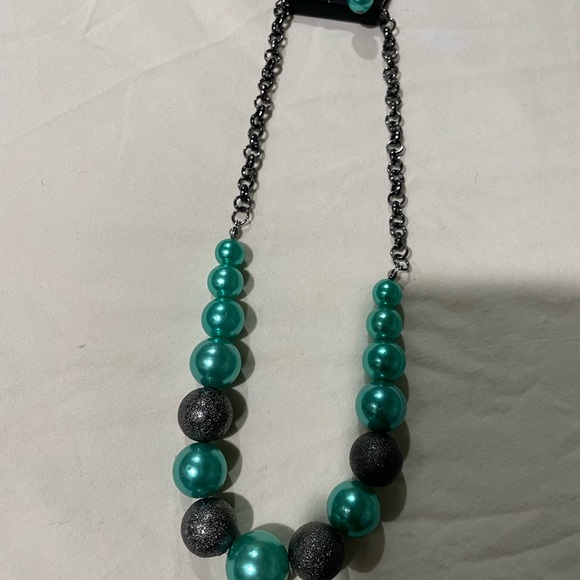 Jewelry - Picture 14 of 14